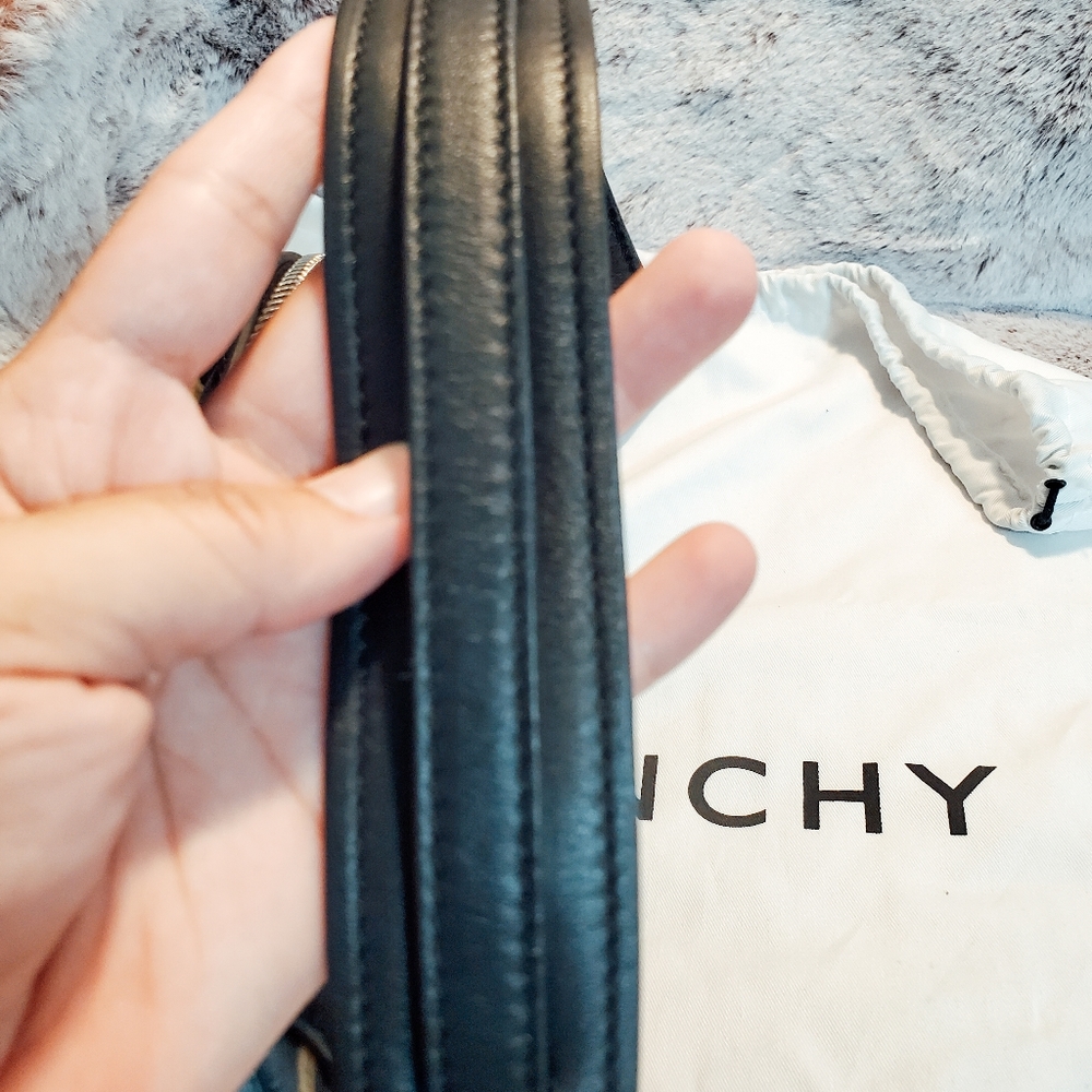 Givenchy Medium Lucrezia Bag: Rebel Yelp - Picture 7 of 11